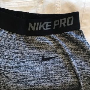 SM NIKE PRO THERMAL HEATHER GRAY LEGGINGS